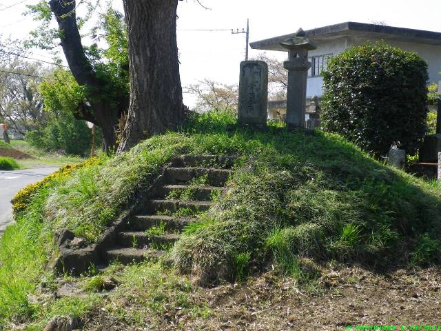 I just liked this image that I snapped in the Tochigi Prefecture. The top of the hill is possibly a grave site or maybe the marker is identifying where a temple once was. "steps to nowhere..." 